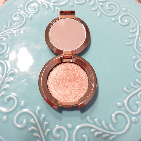 Becca Macaron Collection - Picture 4 of 8